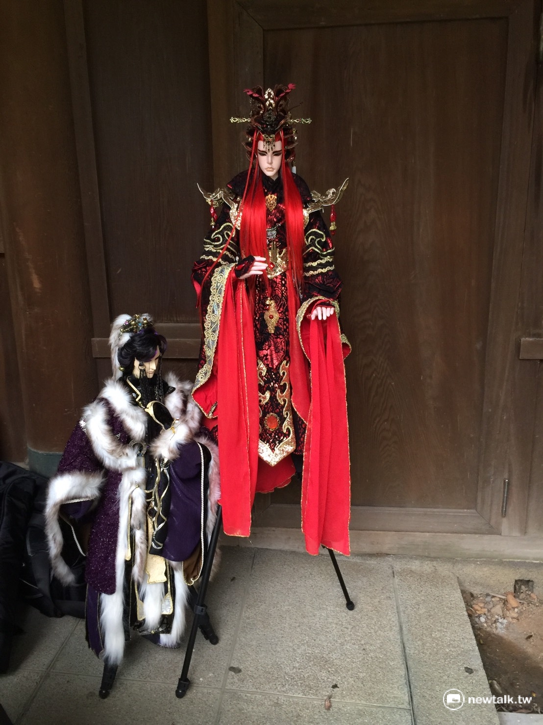桃園忠烈祠場景復古又日風,在尚未全部開放之前,COSPLAY即常聞風前來取景拍照,尤其是穿著日本和服的美女及霹靂布袋戲迷,全套裝備,遠自台南來取景。 桃園忠烈祠場景復古又日風,在尚未全部開放之前,COSPLAY即常聞風前來取景拍照,尤其是穿著日本和服的美女及霹靂布袋戲迷,全套裝備,遠自台南來取景。