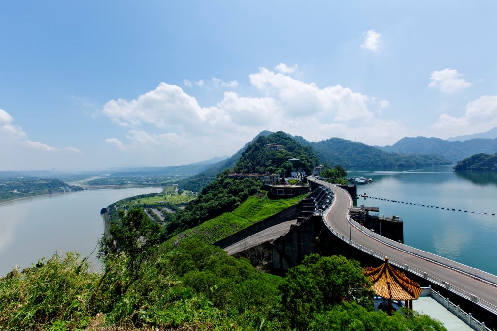 桃園市政府與中央共同推動軌道、水利、城鄉建設,擬打造前瞻桃園。圖為石門水庫。 圖:翻攝自桃園觀光導覽網。 桃園市政府與中央共同推動軌道、水利、城鄉建設,擬打造前瞻桃園。圖為石門水庫。 圖:翻攝自桃園觀光導覽網。