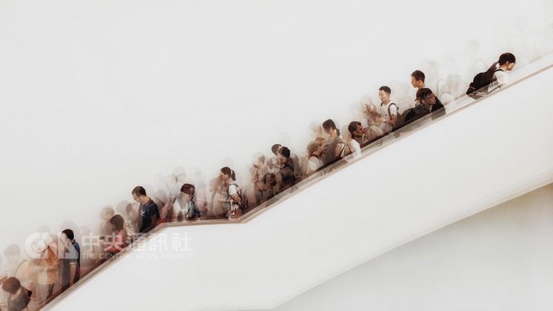 攝影師朱逸文 品《運》獲台灣區域國家獎第二名。 圖:中央社(台灣索尼提供) 攝影師朱逸文 品《運》獲台灣區域國家獎第二名。 圖:中央社(台灣索尼提供)