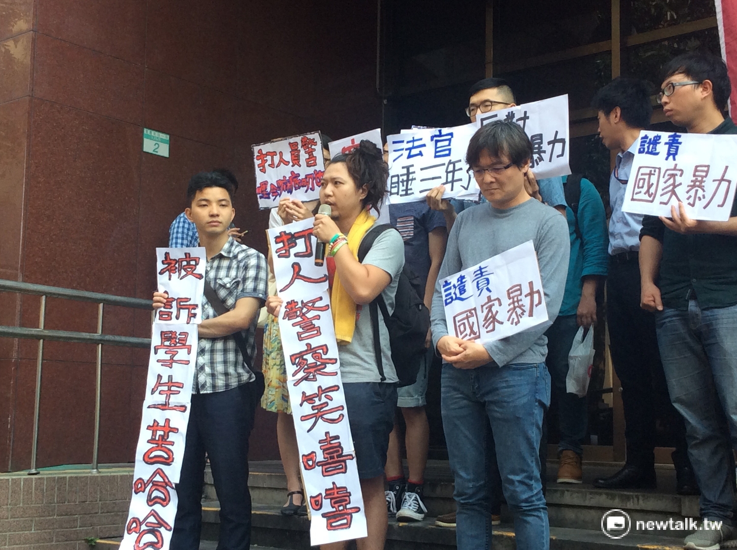行動參與者洪聖超表示,當初所訴求的《兩岸協議監督條例》,至今仍然紋風不動。 程士華/攝 行動參與者洪聖超表示,當初所訴求的《兩岸協議監督條例》,至今仍然紋風不動。 程士華/攝