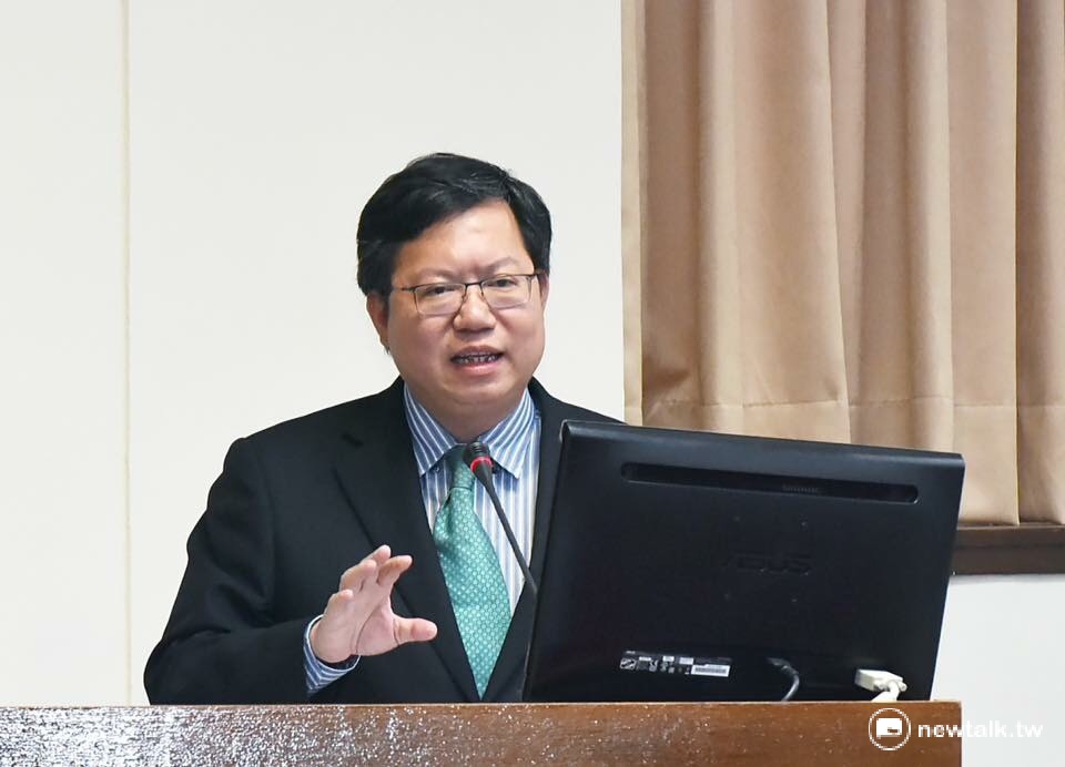 桃園市長鄭文燦17日上午出席「前瞻基礎建設計畫」軌道建設公聽會,他提出「北北桃1小時生活圈軌道運輸計畫」,紓解北桃間高速公路的交通瓶頸,也能提高國家競爭力。 桃園市長鄭文燦17日上午出席「前瞻基礎建設計畫」軌道建設公聽會,他提出「北北桃1小時生活圈軌道運輸計畫」,紓解北桃間高速公路的交通瓶頸,也能提高國家競爭力。