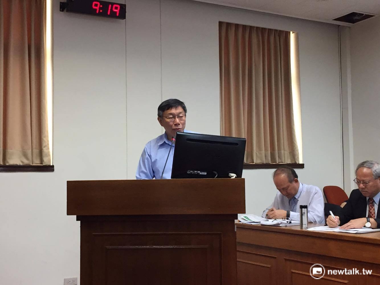 台北市長柯文哲19日出席立法院前瞻基礎建設計劃公聽會。 台北市長柯文哲19日出席立法院前瞻基礎建設計劃公聽會。