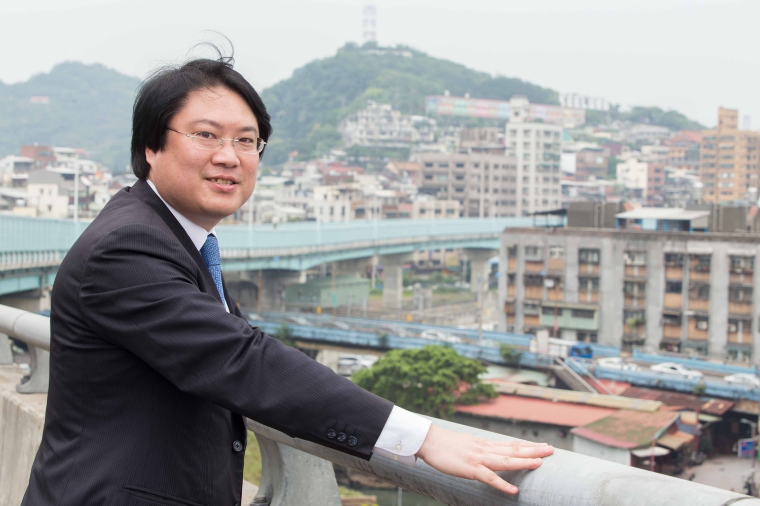圖說:《周刊王》19日公布21位縣市首長施政滿意度調查,基隆市長林右昌獲得第10名,對此,林右昌表示,未來也會加倍努力,努力讓基隆再生。 圖說:《周刊王》19日公布21位縣市首長施政滿意度調查,基隆市長林右昌獲得第10名,對此,林右昌表示,未來也會加倍努力,努力讓基隆再生。
