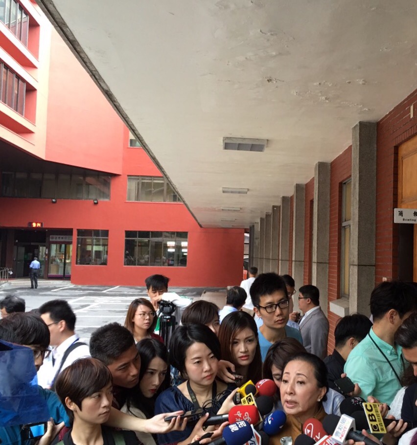 嘉義縣長張花冠20日在立法院呼籲前瞻基礎建設計劃要注意解決城鄉差距。 嘉義縣長張花冠20日在立法院呼籲前瞻基礎建設計劃要注意解決城鄉差距。