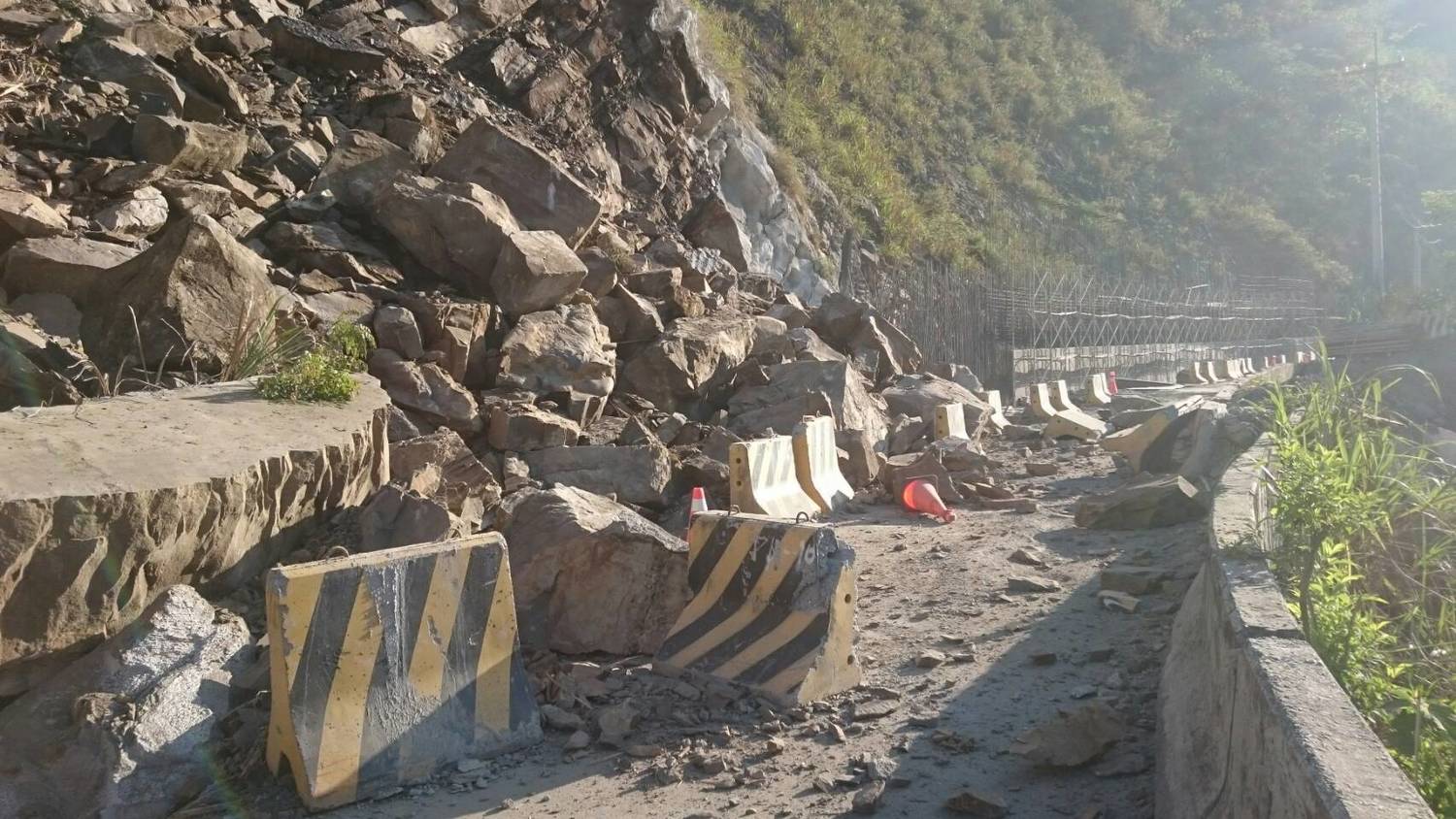 嘉義縣阿里山鄉149甲線豐山支線明隧道工程因山壁坍塌。 嘉義縣阿里山鄉149甲線豐山支線明隧道工程因山壁坍塌。