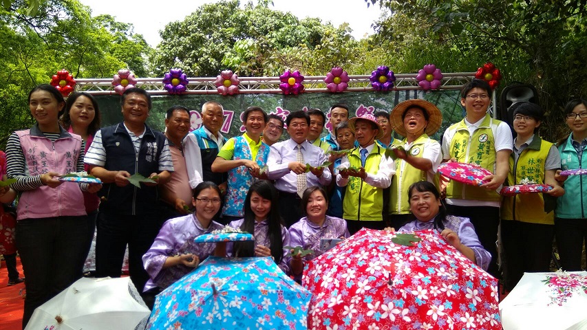 彰化縣的客家桐花祭活動21日起展開,各個主辦單位盛情邀請民眾多來八卦山賞花。 彰化縣的客家桐花祭活動21日起展開,各個主辦單位盛情邀請民眾多來八卦山賞花。