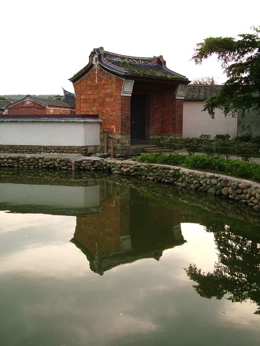緊鄰於李宅的這座湖畔,說不定能夠視為今日有錢人的游泳池? 圖:翻攝自維基 緊鄰於李宅的這座湖畔,說不定能夠視為今日有錢人的游泳池? 圖:翻攝自維基