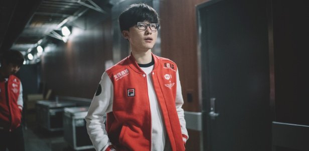 SKT隊伍中最強的便是中路選手「Faker」李相赫,有著「大魔王」、「天才中的天才」、「神中之神」稱號的他年僅20歲,便成了大部分《英雄聯盟》玩家心目中世界最強的選手。 SKT隊伍中最強的便是中路選手「Faker」李相赫,有著「大魔王」、「天才中的天才」、「神中之神」稱號的他年僅20歲,便成了大部分《英雄聯盟》玩家心目中世界最強的選手。
