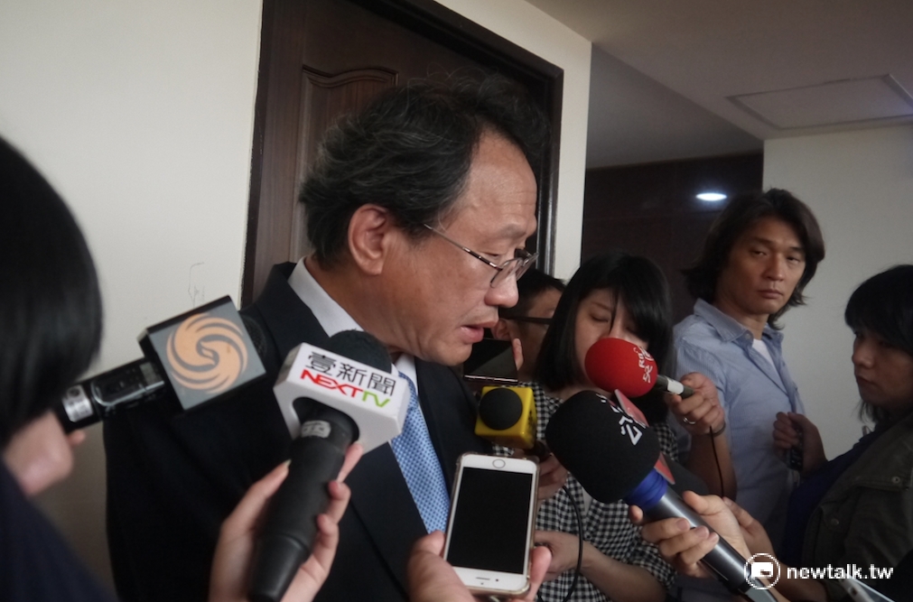 農委會副主委黃金城表示,不知道污染源到底在哪,而目前也正在追查當中。 圖:鍾孟軒/攝 農委會副主委黃金城表示,不知道污染源到底在哪,而目前也正在追查當中。 圖:鍾孟軒/攝
