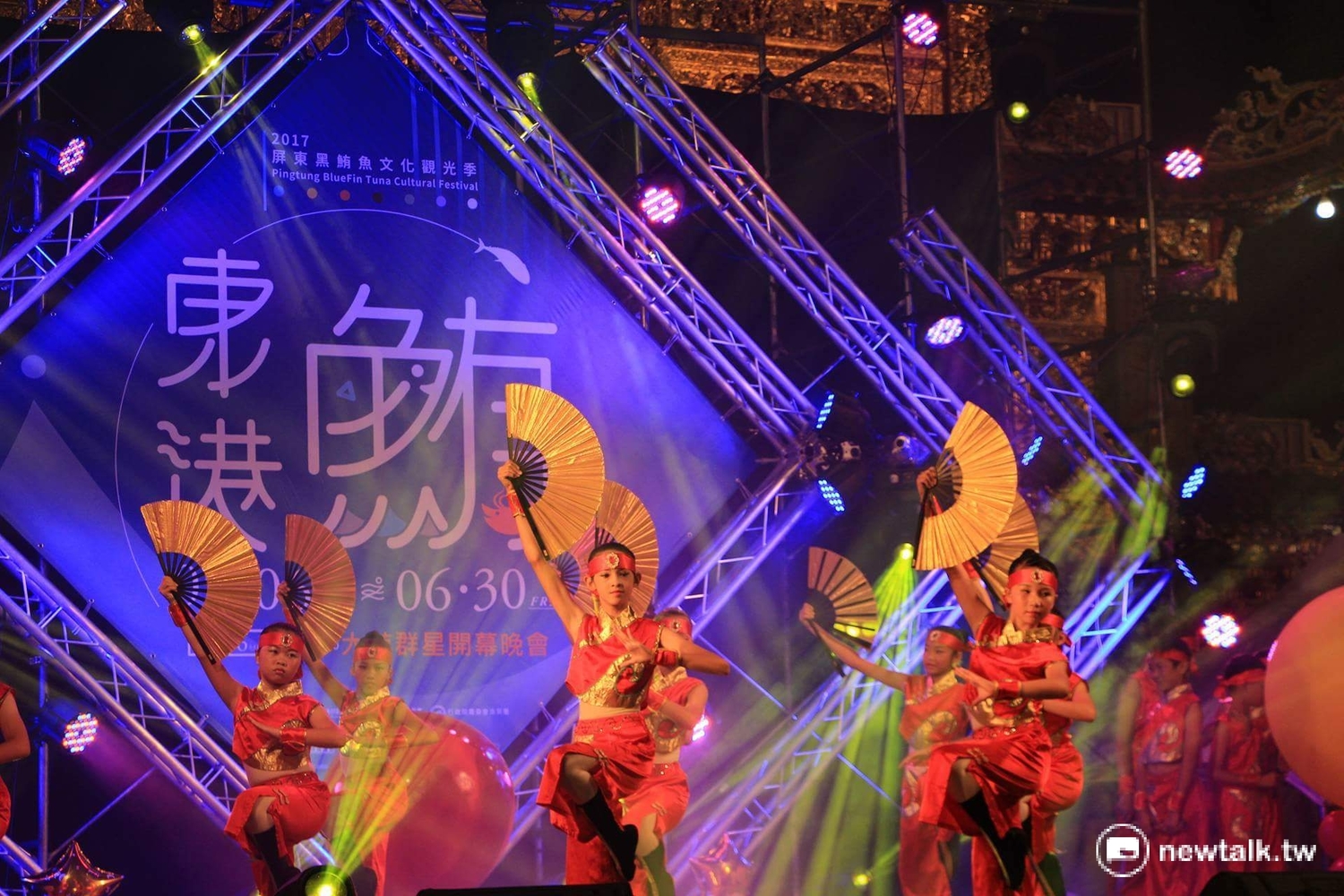 屏東國小舞蹈表演。 圖:呂晏慈攝 屏東國小舞蹈表演。 圖:呂晏慈攝