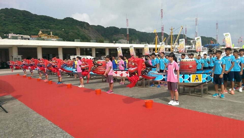 本月底端午節當天,在八斗子漁港舉辦的端午龍舟競賽嘉年華暨親子園遊會即日起開放報名。 圖:翻拍自林右昌臉書粉絲專頁 本月底端午節當天,在八斗子漁港舉辦的端午龍舟競賽嘉年華暨親子園遊會即日起開放報名。 圖:翻拍自林右昌臉書粉絲專頁