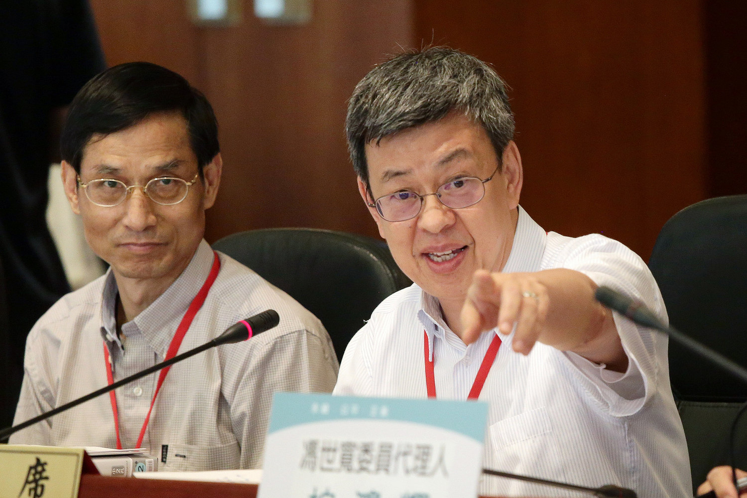 為推動年金改革,總統蔡英文上任後在總統府成立年金改革委員會,由副總統陳建仁擔任召集人,行政院政務委員林萬億擔任執行長。 圖:總統府提供 為推動年金改革,總統蔡英文上任後在總統府成立年金改革委員會,由副總統陳建仁擔任召集人,行政院政務委員林萬億擔任執行長。 圖:總統府提供