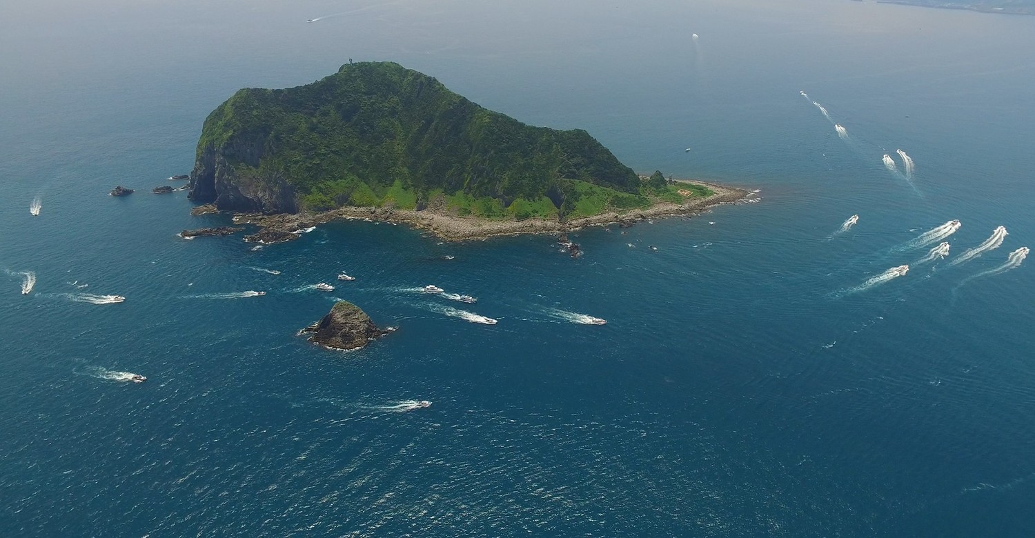 預計放流黃鰭鯛及嘉鱲魚苗合計約10萬尾,希望藉放流行動,讓枯竭的海洋水產資源,逐漸回復生機,建立全民海洋保育觀念,讓海洋資源永續,生生不息。 圖:基隆市政府/提供 預計放流黃鰭鯛及嘉鱲魚苗合計約10萬尾,希望藉放流行動,讓枯竭的海洋水產資源,逐漸回復生機,建立全民海洋保育觀念,讓海洋資源永續,生生不息。 圖:基隆市政府/提供