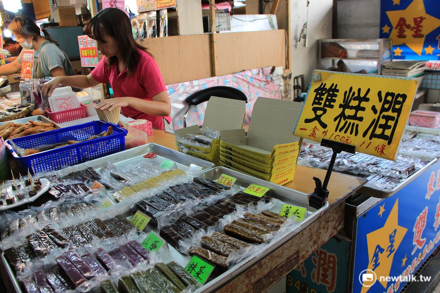 雙糕潤也是東港著名特產之一,有「東港小吃三寶」之美名。 圖:呂晏慈攝 雙糕潤也是東港著名特產之一,有「東港小吃三寶」之美名。 圖:呂晏慈攝