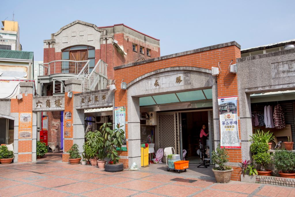 六角樓建築風格,第二市場一大特色。 圖:翻攝自台中觀光旅遊網 六角樓建築風格,第二市場一大特色。 圖:翻攝自台中觀光旅遊網