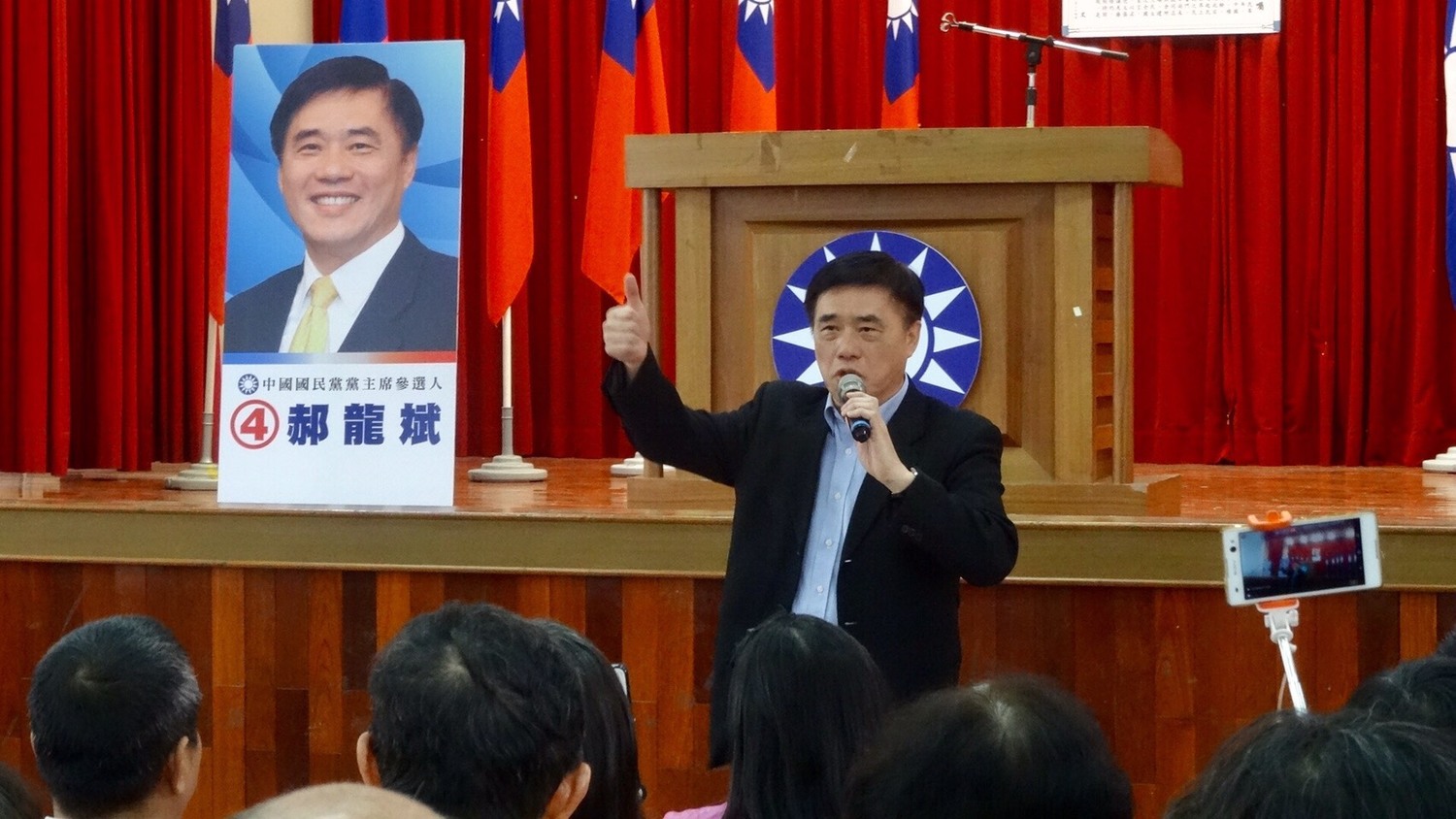 前總統馬英九同時為國民黨主席候選人郝龍斌及吳敦義站台,郝龍斌19日表示,很好呀,選前所有好朋友好同志共襄盛舉是好事。 前總統馬英九同時為國民黨主席候選人郝龍斌及吳敦義站台,郝龍斌19日表示,很好呀,選前所有好朋友好同志共襄盛舉是好事。