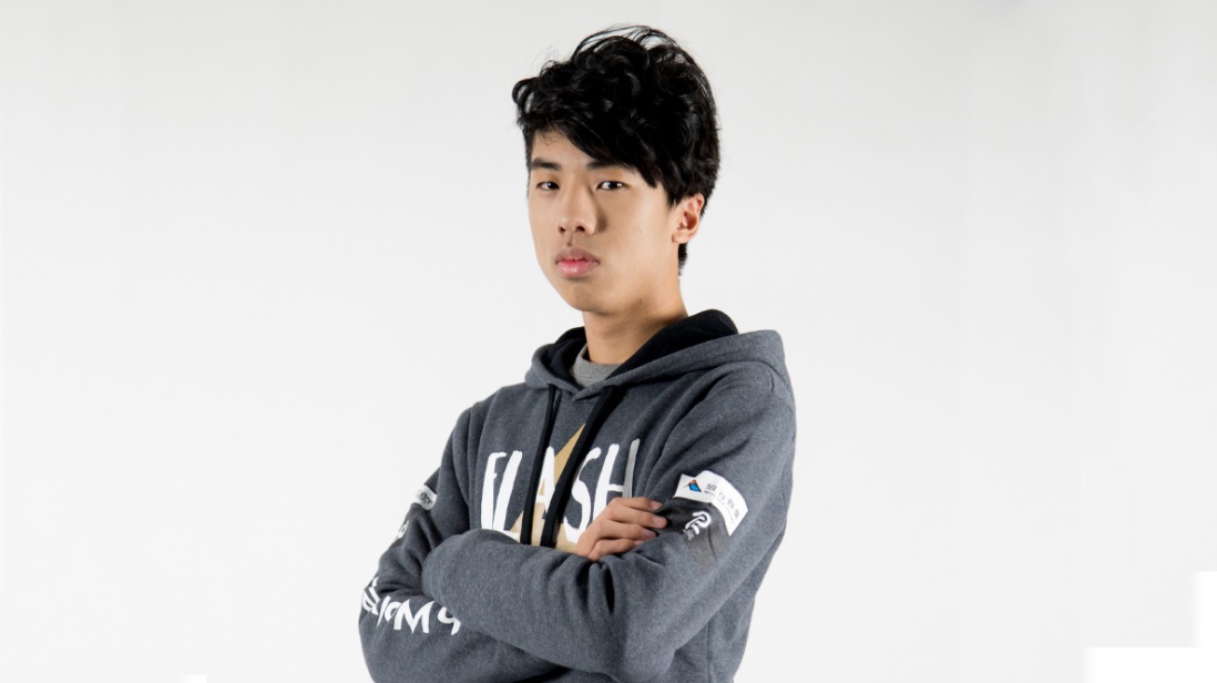 本場比賽FW坦克選手Jongie表現亮眼,連續兩局拿下了Hightlive並拿下了本場的Mvp。 圖:翻攝自閃電狼臉書 本場比賽FW坦克選手Jongie表現亮眼,連續兩局拿下了Hightlive並拿下了本場的Mvp。 圖:翻攝自閃電狼臉書