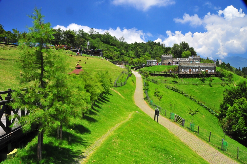 端午連假期間,預計會湧進大量觀光車潮人流,造成台14甲線合歡山公路壅塞。 圖:翻攝自清境農場網站 端午連假期間,預計會湧進大量觀光車潮人流,造成台14甲線合歡山公路壅塞。 圖:翻攝自清境農場網站