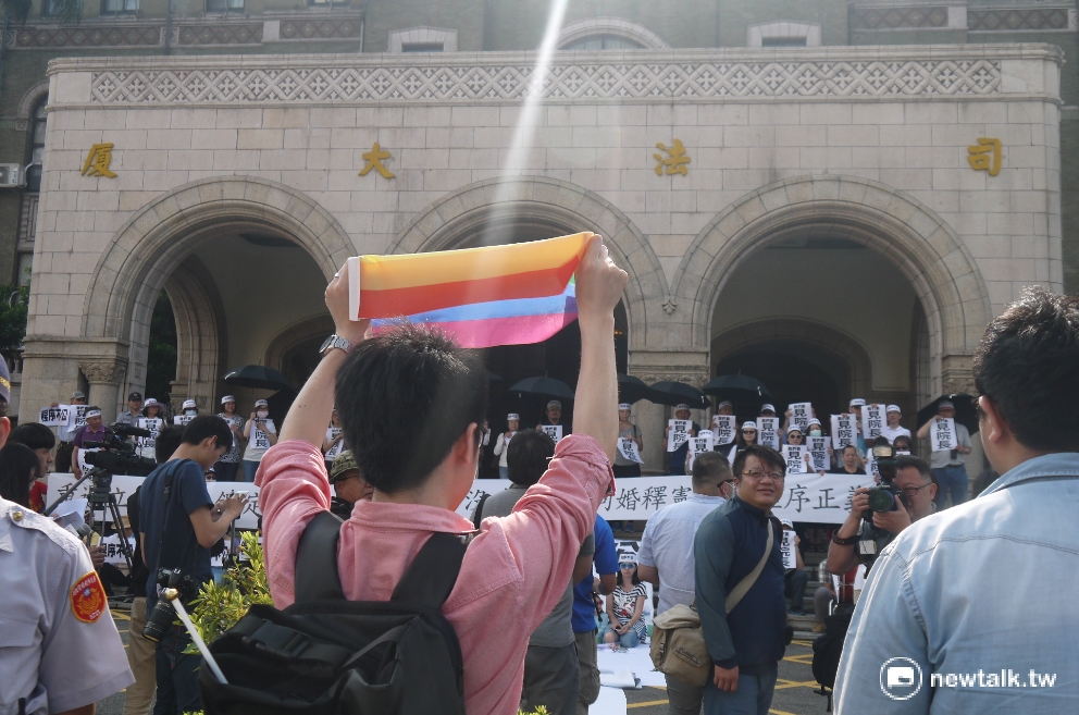 大法官宣告現行民法違憲。 圖:鍾孟軒/攝 大法官宣告現行民法違憲。 圖:鍾孟軒/攝