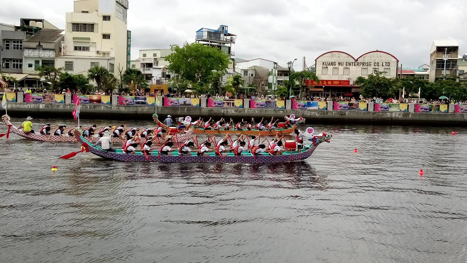 5月26日晚間到5月31日開始連續5天,將在台南安平運河熱鬧開「划」。 5月26日晚間到5月31日開始連續5天,將在台南安平運河熱鬧開「划」。