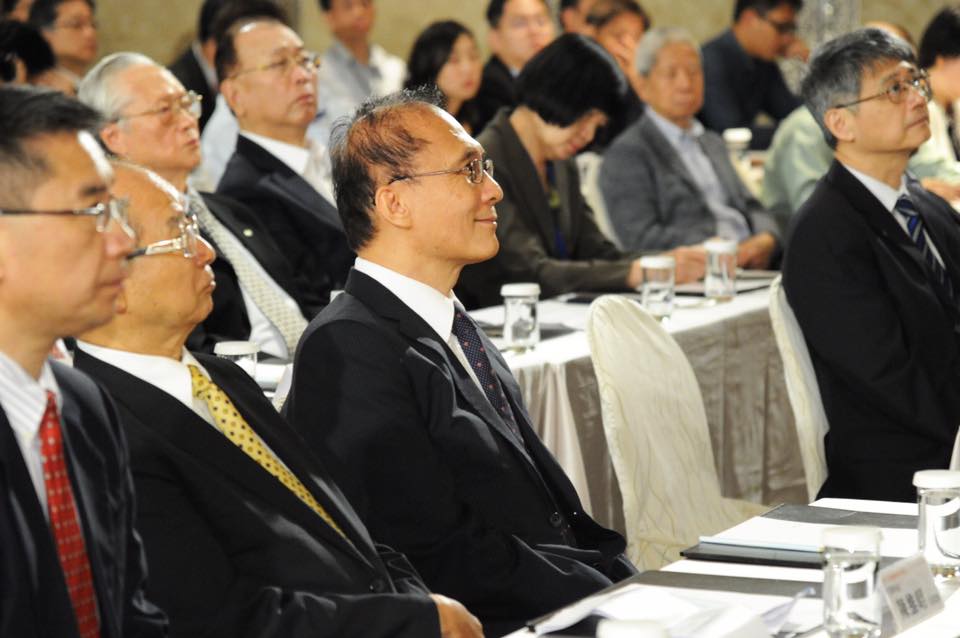 行政院長林全今(31)天表示,生技產業醞釀多年,是5+2創新產業中,最具規模與發展潛力者。 圖:行政院提供 行政院長林全今(31)天表示,生技產業醞釀多年,是5+2創新產業中,最具規模與發展潛力者。 圖:行政院提供