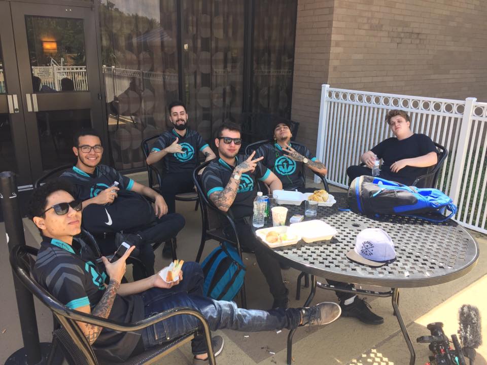 《英雄聯盟》Immortals(IMT)戰隊曾在2017年打進世界大賽並於小組賽出局,季後又申請聯盟化失利而退出聯賽,他們將在2020年滿血回歸。 《英雄聯盟》Immortals(IMT)戰隊曾在2017年打進世界大賽並於小組賽出局,季後又申請聯盟化失利而退出聯賽,他們將在2020年滿血回歸。