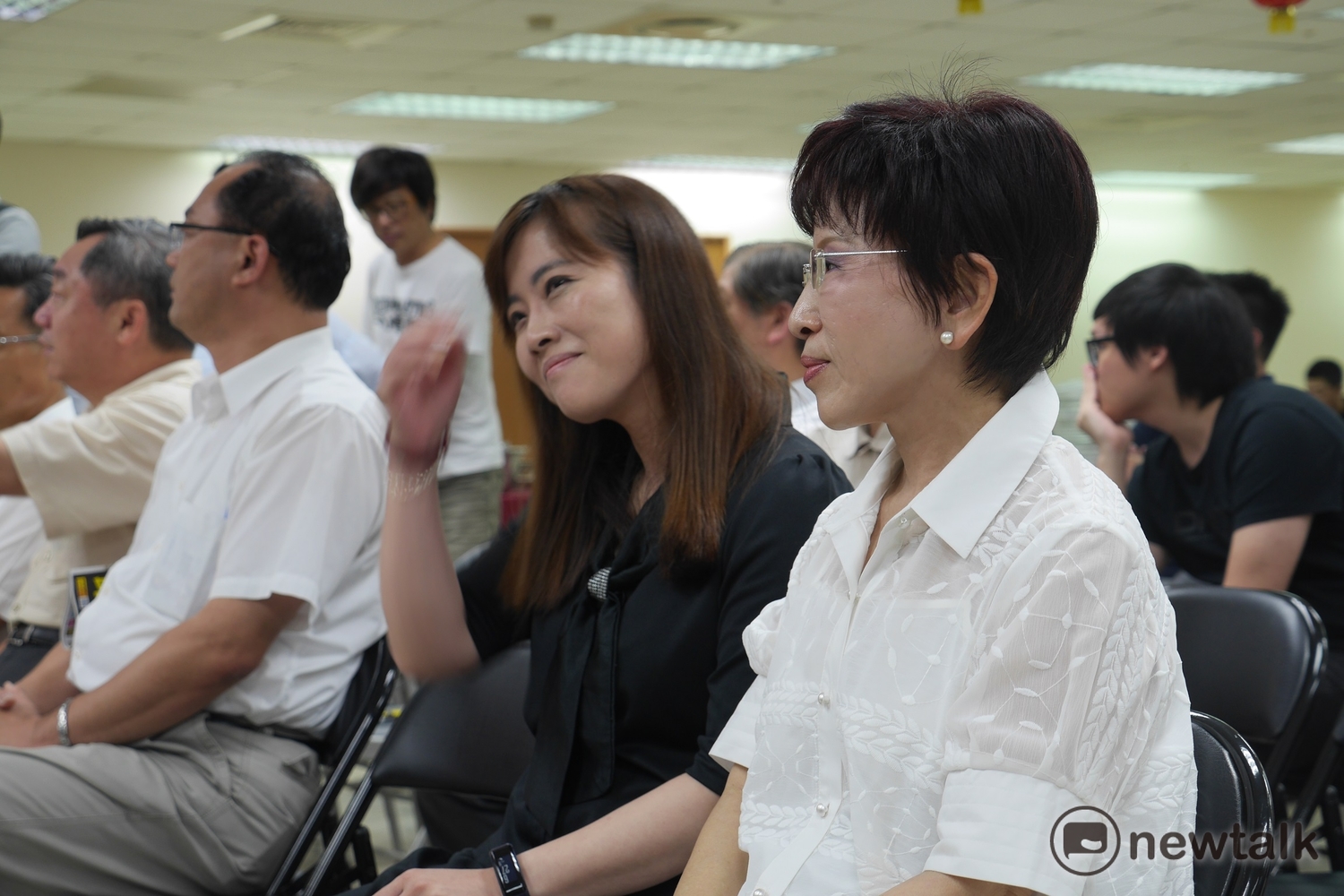 張雅屏太太今天也到場支持先生。 圖:趙婉淳/攝 張雅屏太太今天也到場支持先生。 圖:趙婉淳/攝