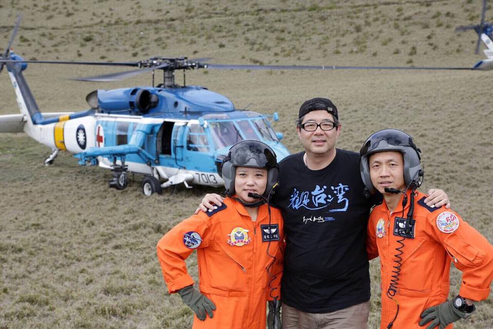 齊柏林與空軍 圖:翻攝自空軍司令部臉書 齊柏林與空軍 圖:翻攝自空軍司令部臉書