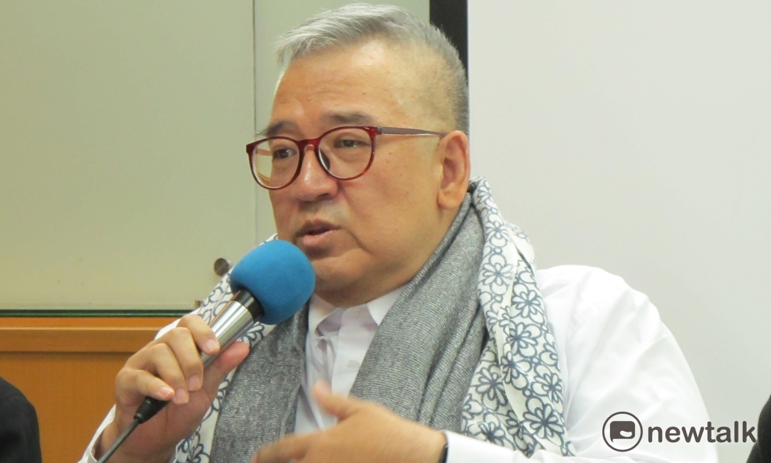 大塊文化董事長郝明義12日表示,前瞻計畫剛提出時居然沒有具名單位。 圖:林朝億/攝 大塊文化董事長郝明義12日表示,前瞻計畫剛提出時居然沒有具名單位。 圖:林朝億/攝