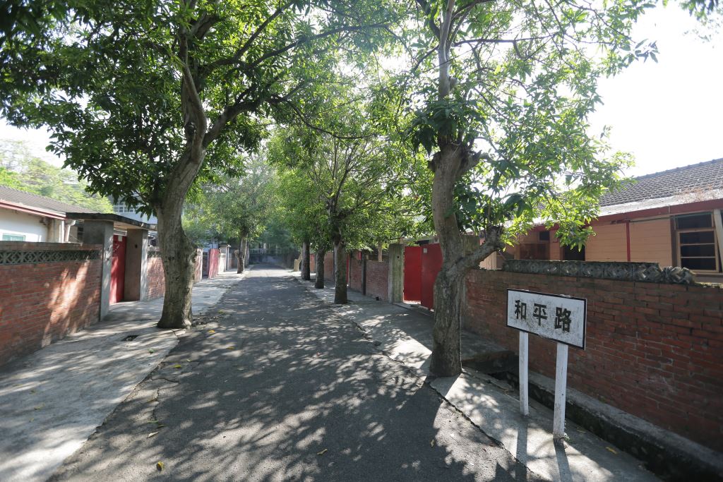 台中放送局曾經是中部重要的廣播台,是一棟具有七十年的歷史建築 台中放送局曾經是中部重要的廣播台,是一棟具有七十年的歷史建築