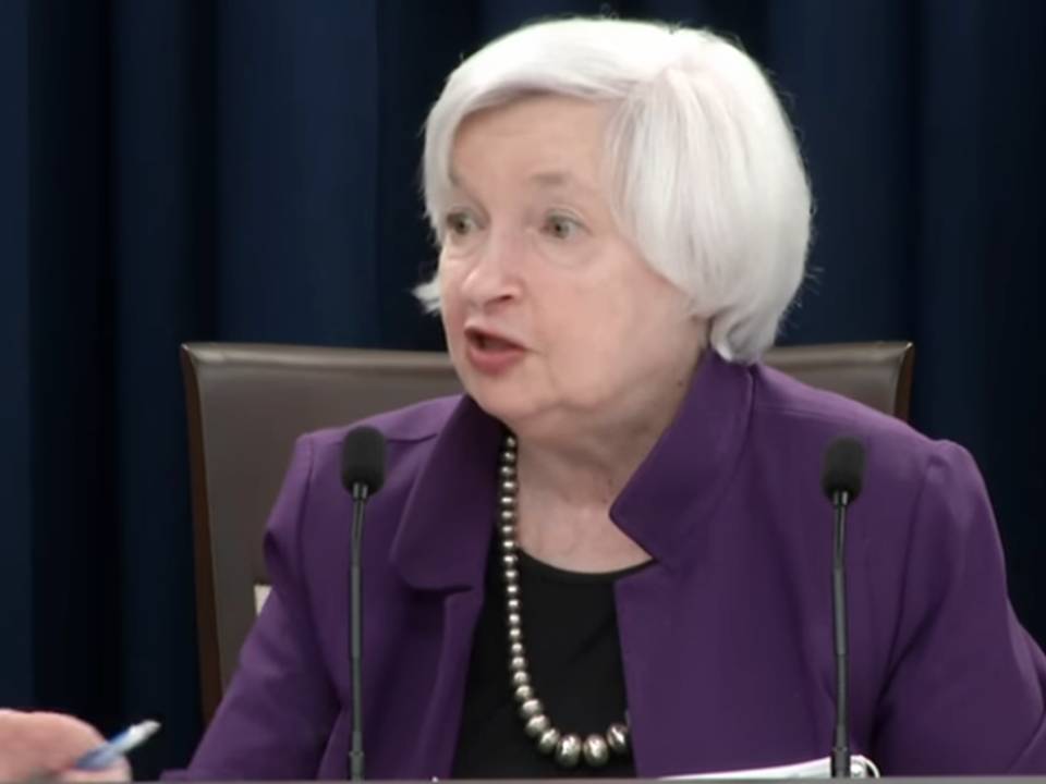 美國聯準會(Fed)於台北時間15日凌晨2時公布,調升基準的聯邦資金利率區間1碼,至1%到1.25%,美國聯準會(Fed)主席葉倫記者會說明。 圖:翻攝自FedReserveBoard YouTube頻道公開網路影片 美國聯準會(Fed)於台北時間15日凌晨2時公布,調升基準的聯邦資金利率區間1碼,至1%到1.25%,美國聯準會(Fed)主席葉倫記者會說明。 圖:翻攝自FedReserveBoard YouTube頻道公開網路影片