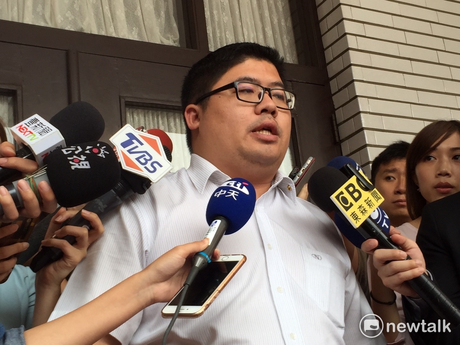 針對藍營批評蔡政府有意限縮中國來台人士一事,民進黨立委蔡易餘16日表示,這不是限縮,只是加強審查力道。 針對藍營批評蔡政府有意限縮中國來台人士一事,民進黨立委蔡易餘16日表示,這不是限縮,只是加強審查力道。