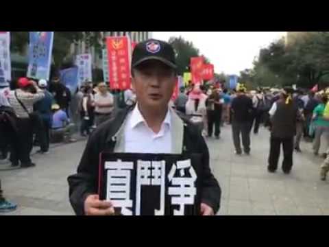 行政院106年度核發軍公教年終慰問金人數將減少9千多人,節省經費2.7億元。 行政院106年度核發軍公教年終慰問金人數將減少9千多人,節省經費2.7億元。
