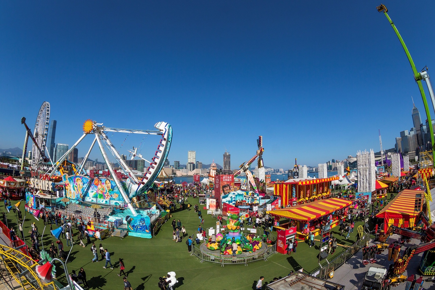 8月香港中環海濱活動空間。 圖:翻攝自 香港旅遊發展局 8月香港中環海濱活動空間。 圖:翻攝自 香港旅遊發展局