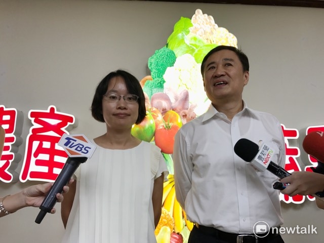 台北市副市長兼北農董事長陳景峻(右)、總經理吳音寧(左)。 台北市副市長兼北農董事長陳景峻(右)、總經理吳音寧(左)。