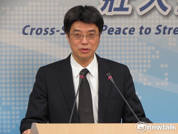 陸委會今(26)日表示,中國大陸以其片面設定的「一中原則」與「九二共識」作為兩岸交流互動前提,並未尊重台灣民意。圖為陸委會發言人邱垂正。 陸委會今(26)日表示,中國大陸以其片面設定的「一中原則」與「九二共識」作為兩岸交流互動前提,並未尊重台灣民意。圖為陸委會發言人邱垂正。