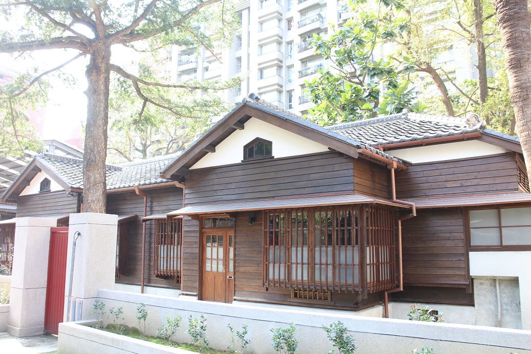 保育小站建物,已列為台北市定古蹟。在師大附近的林務局保育小站門口有一棵珍貴稀有植物台灣油杉,想看古蹟跟稀有油杉,不必走遠。 圖:林務局提供 保育小站建物,已列為台北市定古蹟。在師大附近的林務局保育小站門口有一棵珍貴稀有植物台灣油杉,想看古蹟跟稀有油杉,不必走遠。 圖:林務局提供