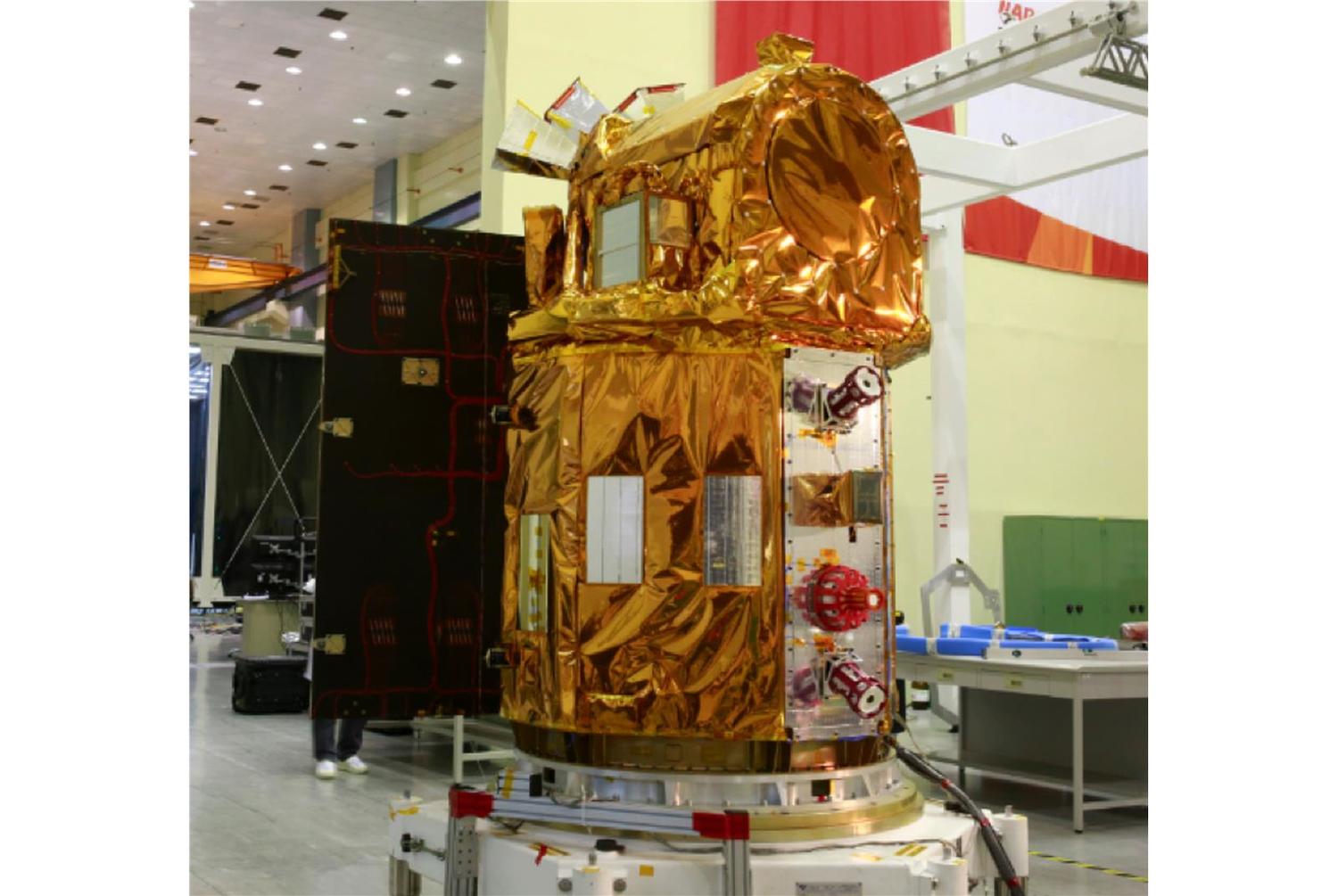 國家太空中心今天表示,「福爾摩沙衛星五號(福衛五號)」是第一枚由臺灣自主研製的衛星,預計8月25日於美國加州發射。 圖:科技部提供 國家太空中心今天表示,「福爾摩沙衛星五號(福衛五號)」是第一枚由臺灣自主研製的衛星,預計8月25日於美國加州發射。 圖:科技部提供