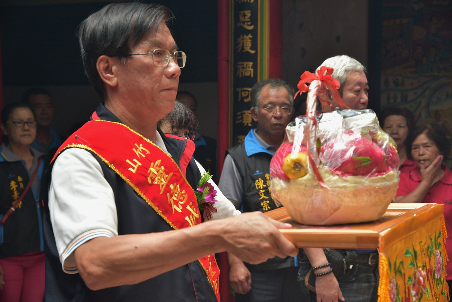 南投縣縣長林明溱、縣議員蔡宜助,縣府民政處長吳燕玲及各界代表等也都特別前往獻供祝壽,祈求縣民鄉親家庭幸福,事業順利,縣境平安。 圖:新竹縣政府/提供 南投縣縣長林明溱、縣議員蔡宜助,縣府民政處長吳燕玲及各界代表等也都特別前往獻供祝壽,祈求縣民鄉親家庭幸福,事業順利,縣境平安。 圖:新竹縣政府/提供