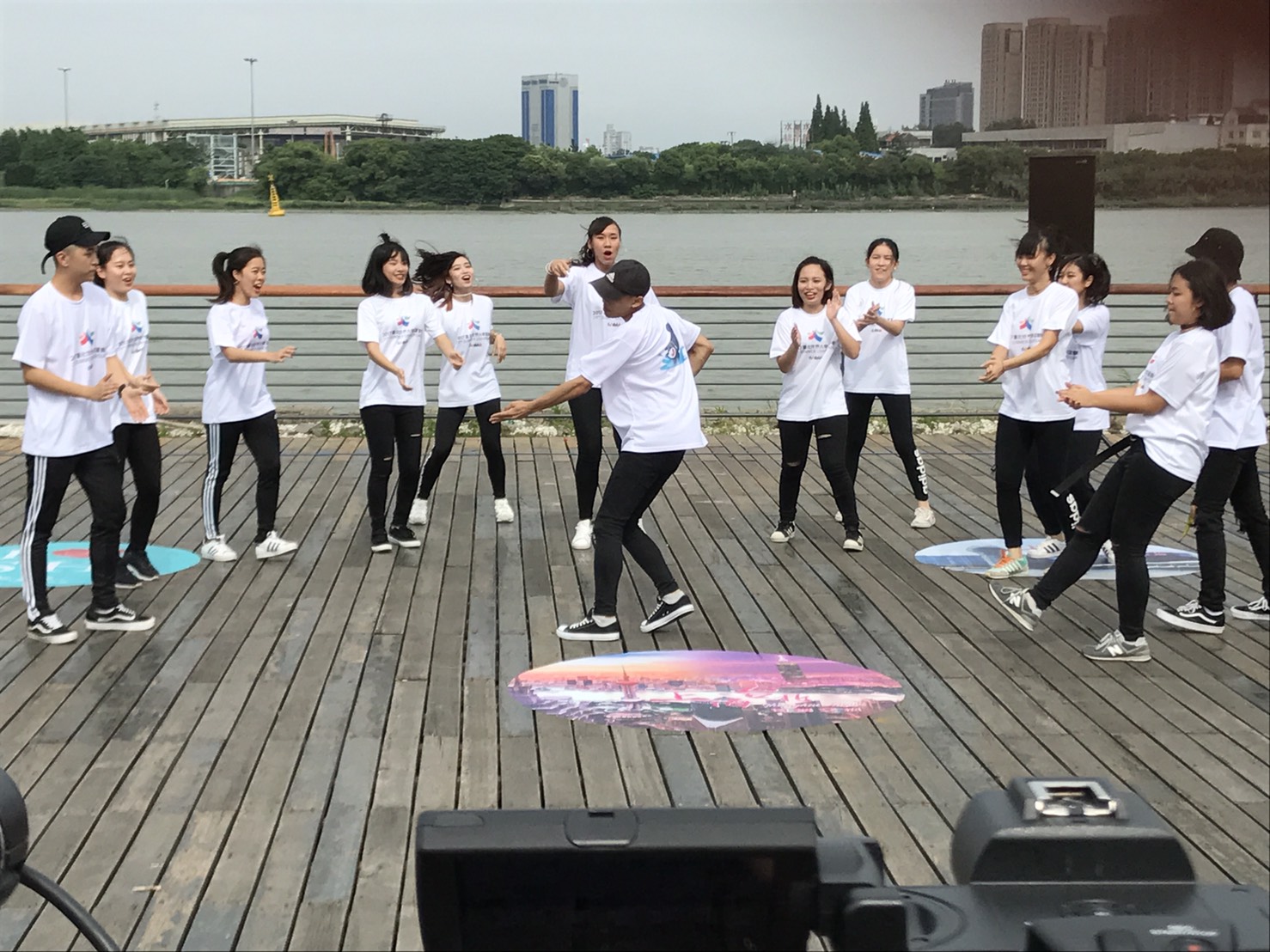 兩岸高中生街舞表演很精彩,贏得喝采。 圖:周煊惠/攝 兩岸高中生街舞表演很精彩,贏得喝采。 圖:周煊惠/攝