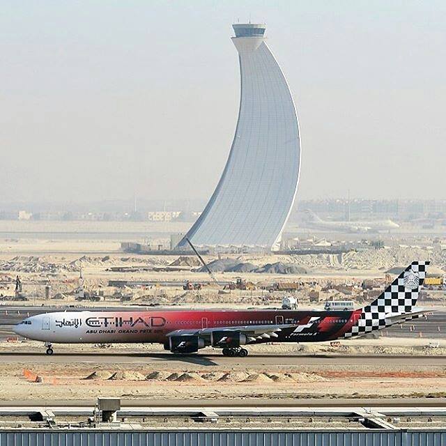 美方稱阿拉伯聯合大公國的阿提哈德航空(前)與阿布達比國際機場,「已落實必要的初步安全加強措施」,即日起解除筆電禁令。 美方稱阿拉伯聯合大公國的阿提哈德航空(前)與阿布達比國際機場,「已落實必要的初步安全加強措施」,即日起解除筆電禁令。