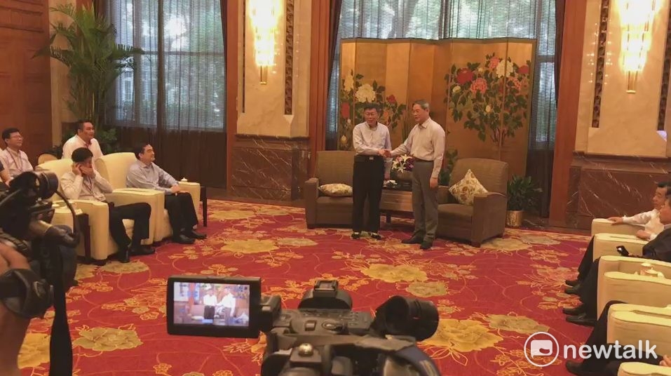台北市長柯文哲與國台辦主任張志軍,柯張會現場。 圖:周煊惠/攝 台北市長柯文哲與國台辦主任張志軍,柯張會現場。 圖:周煊惠/攝
