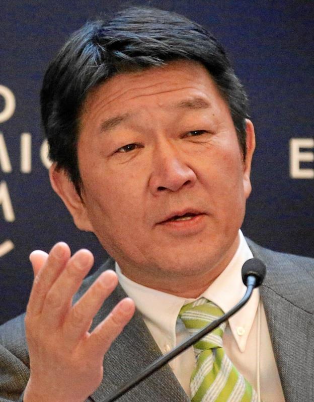 日本首相安倍晉三傳8月進行內閣改組,剛結束日歐EPA架構協議部長級協商的外務大臣岸田文雄將離開內閣,日媒推測前外務副大臣茂木敏充(圖)可能是接任人選。 (圖取自維基共享資源;作者為 Daffy123,CC BY-SA 2.0) 日本首相安倍晉三傳8月進行內閣改組,剛結束日歐EPA架構協議部長級協商的外務大臣岸田文雄將離開內閣,日媒推測前外務副大臣茂木敏充(圖)可能是接任人選。 (圖取自維基共享資源;作者為 Daffy123,CC BY-SA 2.0)