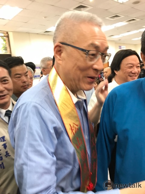 吳敦義表示,張亞中的兩岸觀點「大家都很清楚」,他認為聽聽就好。 圖 : 周煊惠/攝 吳敦義表示,張亞中的兩岸觀點「大家都很清楚」,他認為聽聽就好。 圖 : 周煊惠/攝