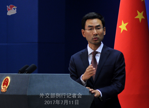 中國外交部發言人耿爽11日在例行記者會上,罕見激動回應朝鮮半島核問題,稱「中國責任論」可以休矣。 中國外交部發言人耿爽11日在例行記者會上,罕見激動回應朝鮮半島核問題,稱「中國責任論」可以休矣。