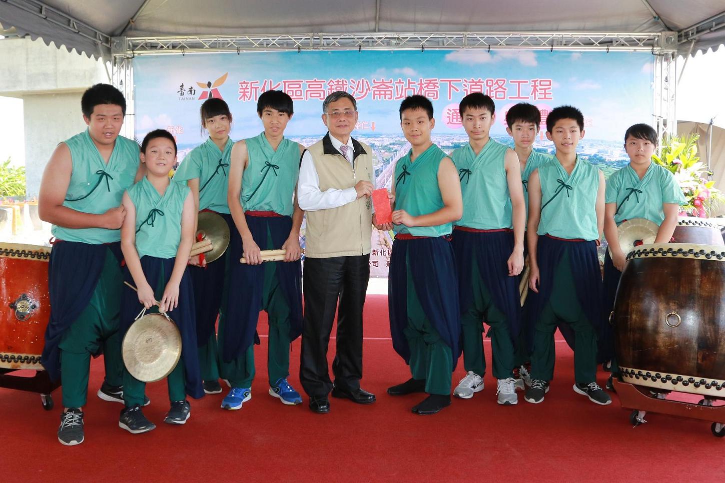 台南市長賴清德說明,為解決南科交通問題,市府積極爭取中央經費興辦多項交通工程。 台南市長賴清德說明,為解決南科交通問題,市府積極爭取中央經費興辦多項交通工程。