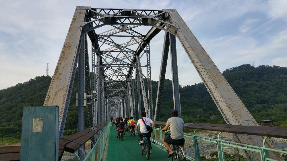 109年台中將完工總共274.4公里的自行車道,還有全新的13條登山步道,讓民眾可以親近大自然,炸裂民眾的大腿肌肉,台中鐵腿行未來將誕生。 109年台中將完工總共274.4公里的自行車道,還有全新的13條登山步道,讓民眾可以親近大自然,炸裂民眾的大腿肌肉,台中鐵腿行未來將誕生。