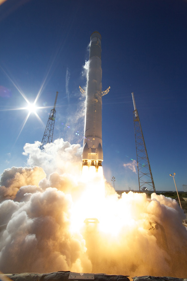福衛五號將由 SpaceX獵鷹九號火箭發射升空(來源:SpaceX公司) 圖:國研院提供 福衛五號將由 SpaceX獵鷹九號火箭發射升空(來源:SpaceX公司) 圖:國研院提供
