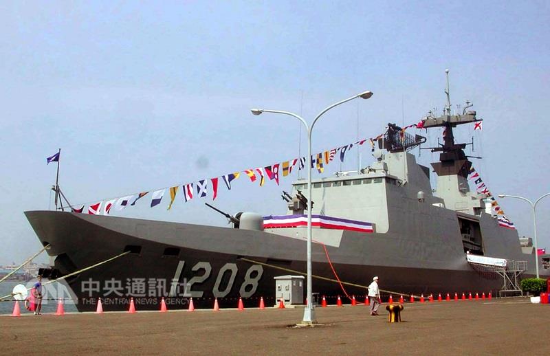 前特偵組聲請就拉法葉艦不法所得,單獨宣告沒收汪傳浦家族9億多美元案,台北地方法院21日裁准,成為刑法沒收新制去年7月1日上路後,法院裁准最大金額。圖為拉法葉艦。 圖 : 中央社檔案照片 前特偵組聲請就拉法葉艦不法所得,單獨宣告沒收汪傳浦家族9億多美元案,台北地方法院21日裁准,成為刑法沒收新制去年7月1日上路後,法院裁准最大金額。圖為拉法葉艦。 圖 : 中央社檔案照片