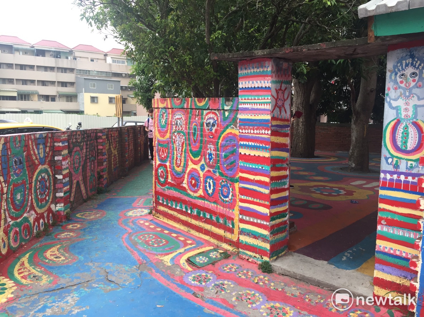 假日不妨規劃一個彩虹小旅行,在台中南屯享受一場繽紛的夏日旅程。 圖:陳奕/攝影 假日不妨規劃一個彩虹小旅行,在台中南屯享受一場繽紛的夏日旅程。 圖:陳奕/攝影